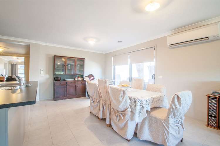 Fifth view of Homely house listing, 6 Sunridge Avenue, Warragul VIC 3820
