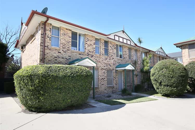 Main view of Homely townhouse listing, 2/121 Allen st, Hamilton QLD 4007