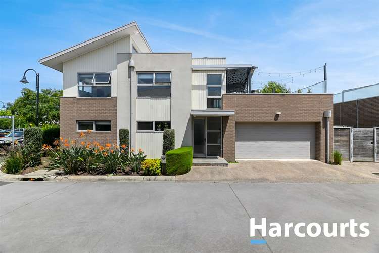 Main view of Homely townhouse listing, 7 Sunline Terrace, Pakenham VIC 3810