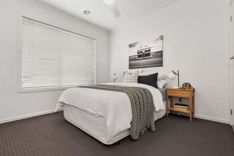 Fifth view of Homely unit listing, 4/22 Golf Links Road, Berwick VIC 3806