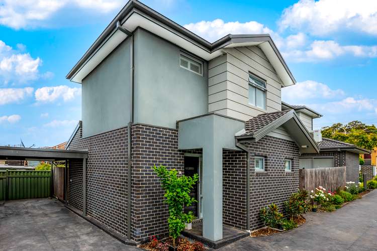 Main view of Homely townhouse listing, 2/39 Purinuan Road, Reservoir VIC 3073