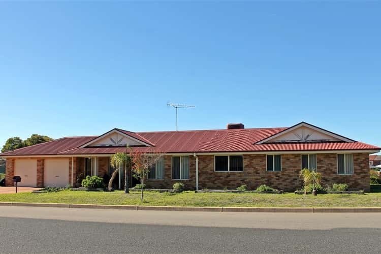 9 Harvester Avenue, West Wyalong NSW 2671