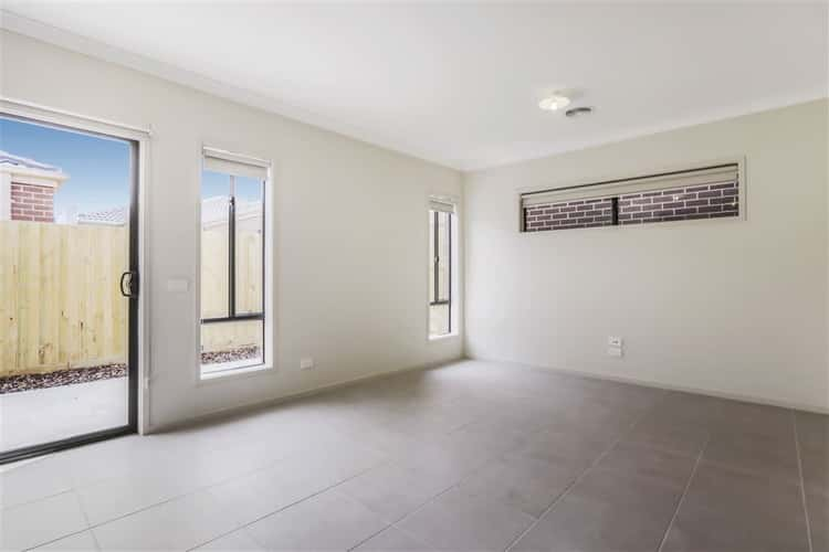 Third view of Homely unit listing, 4 Auburn Close, Pakenham VIC 3810