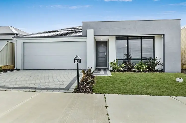 48 Skysail Avenue
