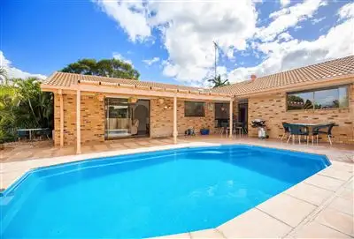 10 Kaiser Drive, Windaroo QLD 4207