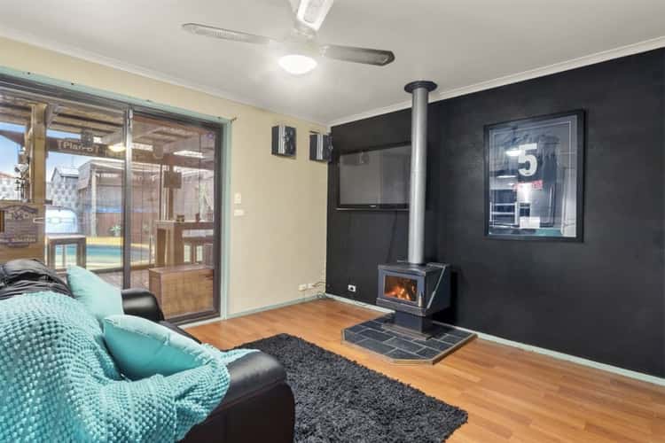 Seventh view of Homely house listing, 2 Hakea Court, Werribee VIC 3030