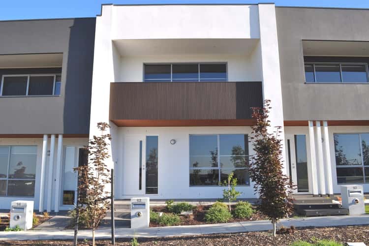 Main view of Homely townhouse listing, 12 Ely Walk, Craigieburn VIC 3064