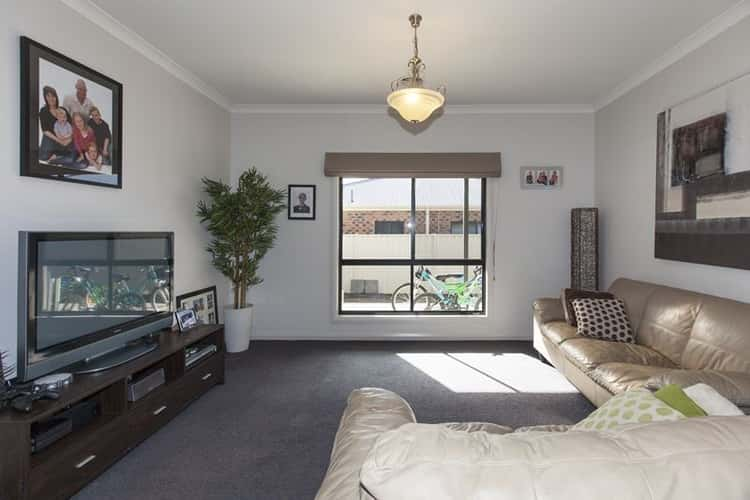 Sixth view of Homely house listing, 2 Kims Close, Ararat VIC 3377