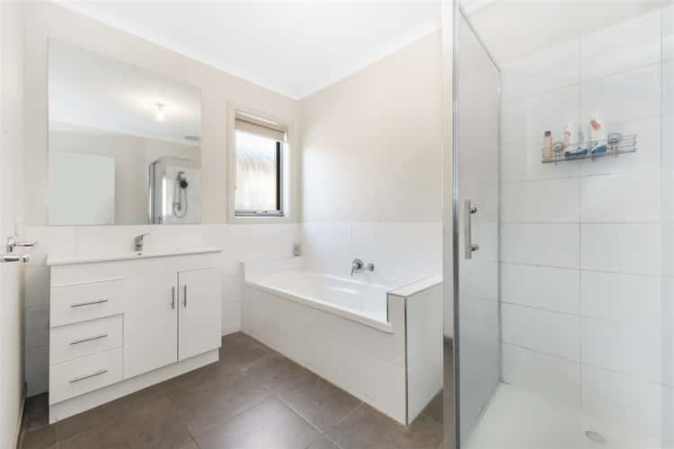 Fifth view of Homely unit listing, 2/4 Karlovac Court, Bell Park VIC 3215