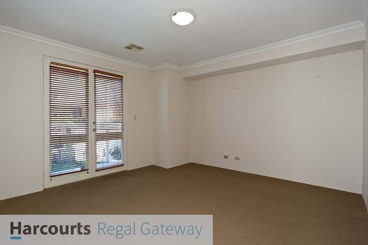 Fifth view of Homely house listing, 4 Angelica Way, Atwell WA 6164