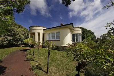 10 Percy Street