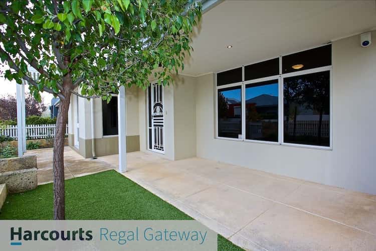 Second view of Homely house listing, 4 Angelica Way, Atwell WA 6164