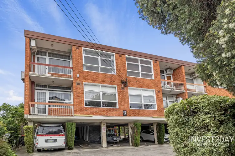 8/9 Meadow Street