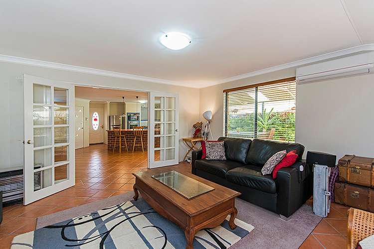 Second view of Homely house listing, 5 Strelitz View, Beeliar WA 6164