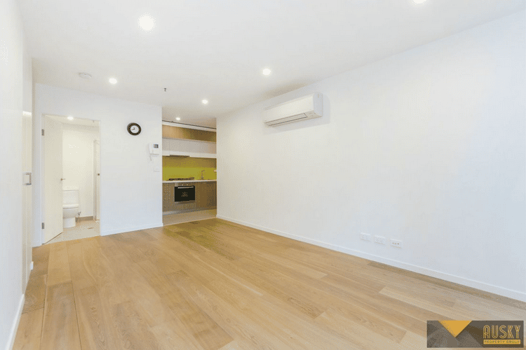 Fifth view of Homely apartment listing, 8 Sutherland Street, Melbourne VIC 3000