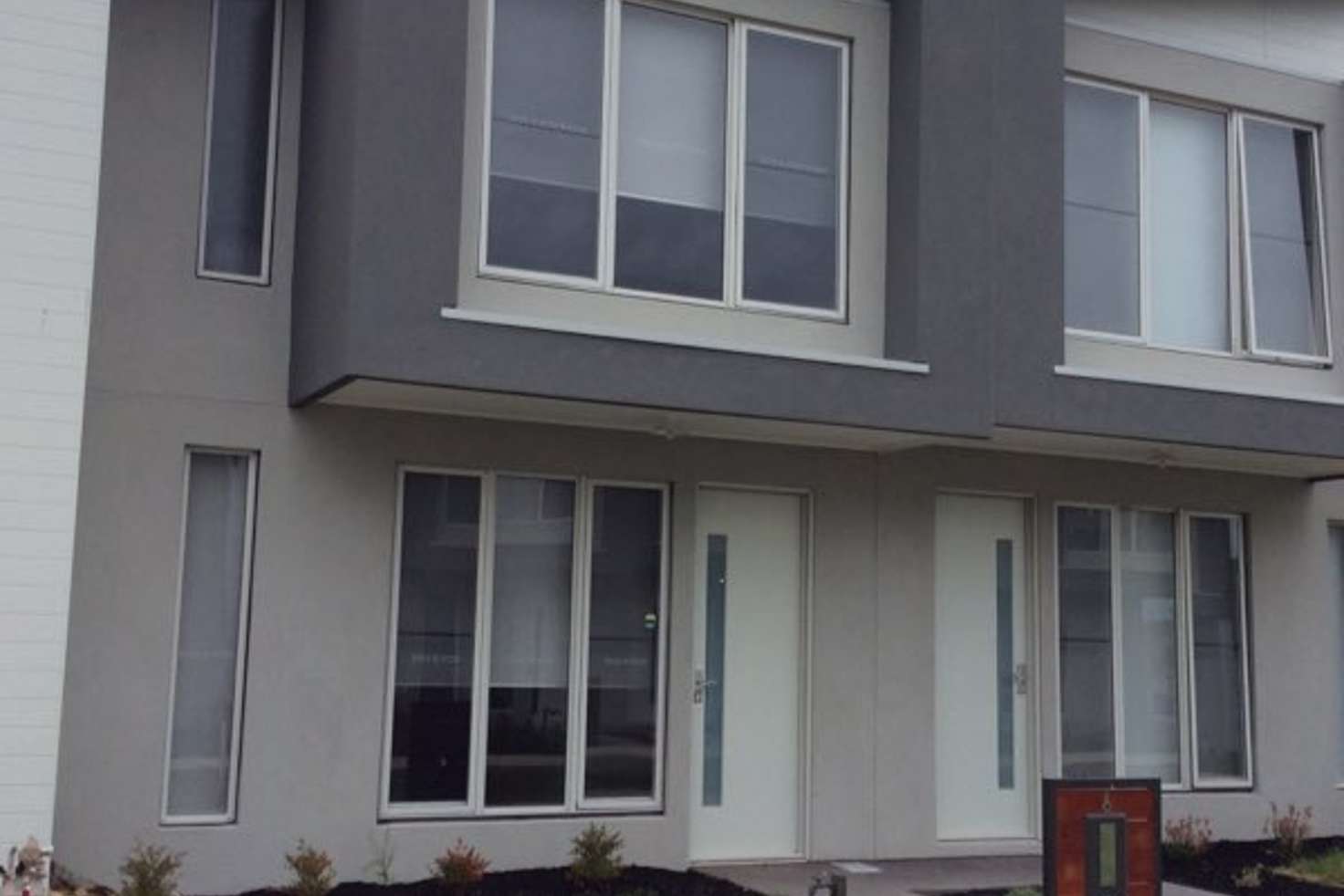 Main view of Homely townhouse listing, 6 Pebblebeach Path, Cranbourne VIC 3977