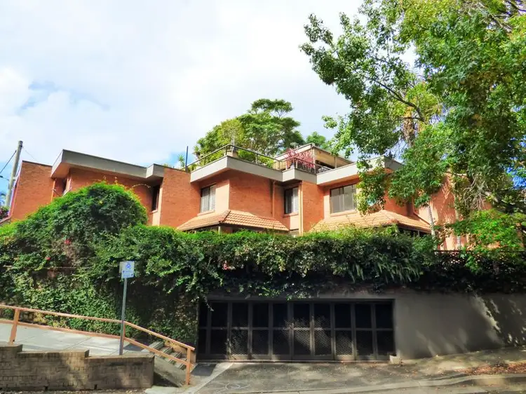 21 Bridgeview Avenue