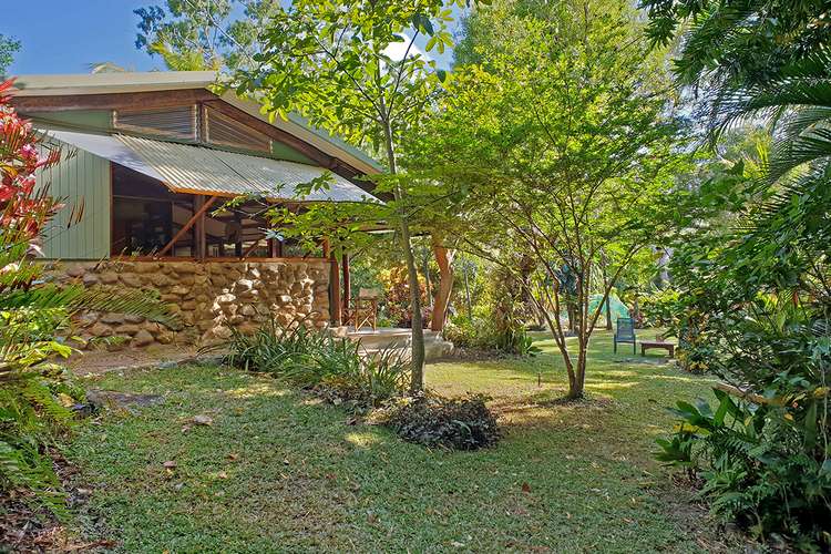 110 Stirling Road, Rossville QLD 4895