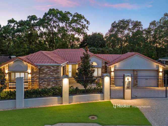 32 Windsor Place, Carindale QLD 4152