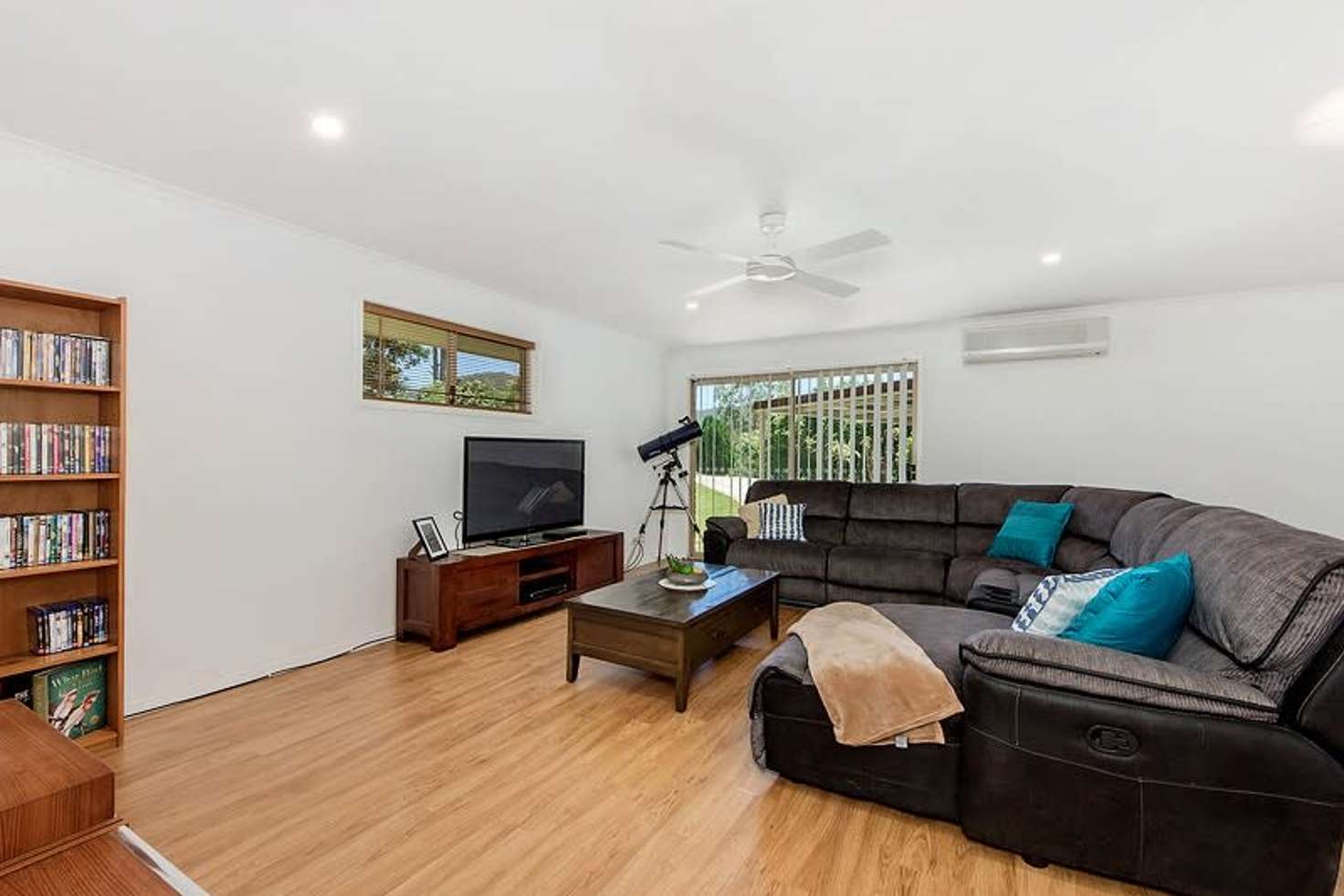 Main view of Homely house listing, 10 Milkbush Court, Bonogin QLD 4213