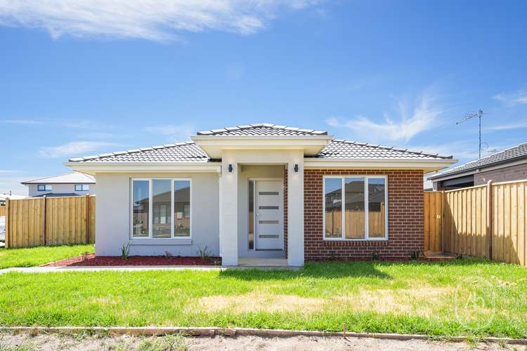 Main view of Homely house listing, 5 Maiden Mews, Cranbourne East VIC 3977