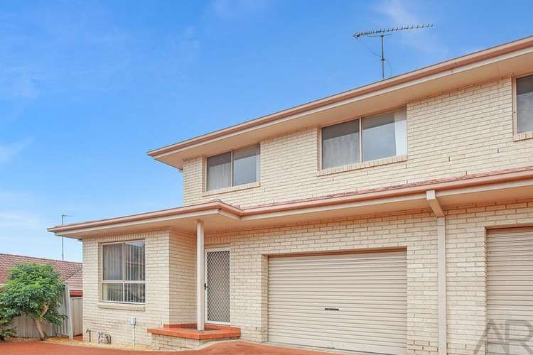 Main view of Homely townhouse listing, 2/3 Narran Way, Flinders NSW 2529