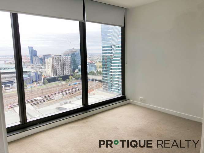 Fifth view of Homely apartment listing, 2209/639 Lonsdale Street, Melbourne VIC 3000