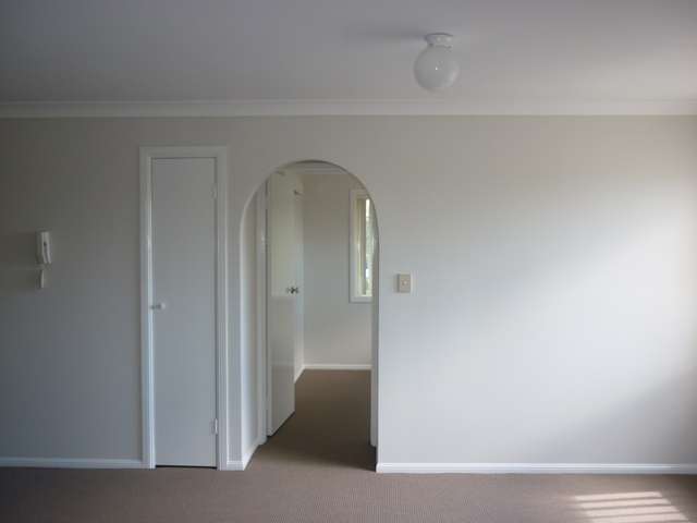 Third view of Homely unit listing, 6/12 Madang Crescent, Runaway Bay QLD 4216