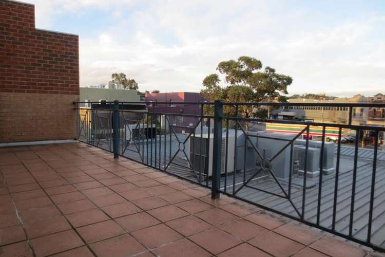 Third view of Homely apartment listing, 11/28 Pine Street, Hawthorn VIC 3122