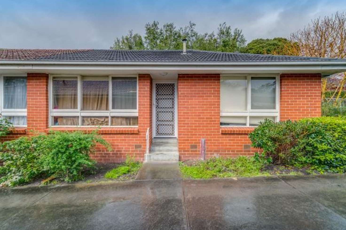 Main view of Homely unit listing, 2/17A John Street, Blackburn VIC 3130