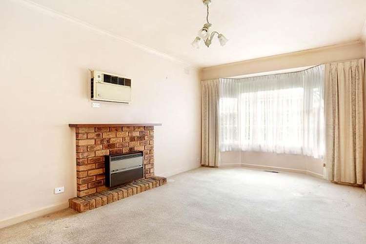 Second view of Homely unit listing, 2/29 Ashburn Grove, Ashburton VIC 3147