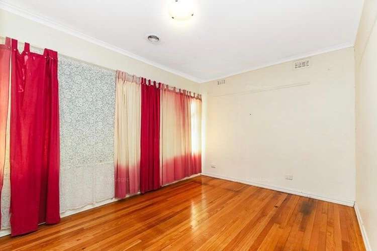 Fifth view of Homely house listing, 104 Waranga Crescent, Broadmeadows VIC 3047