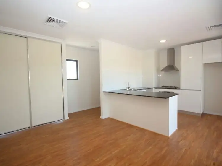 5/153 Canna Drive, Canning Vale WA 6155