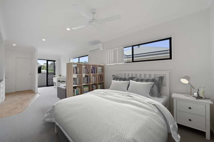Main view of Homely unit listing, 16 Iris Street, Holland Park West QLD 4121