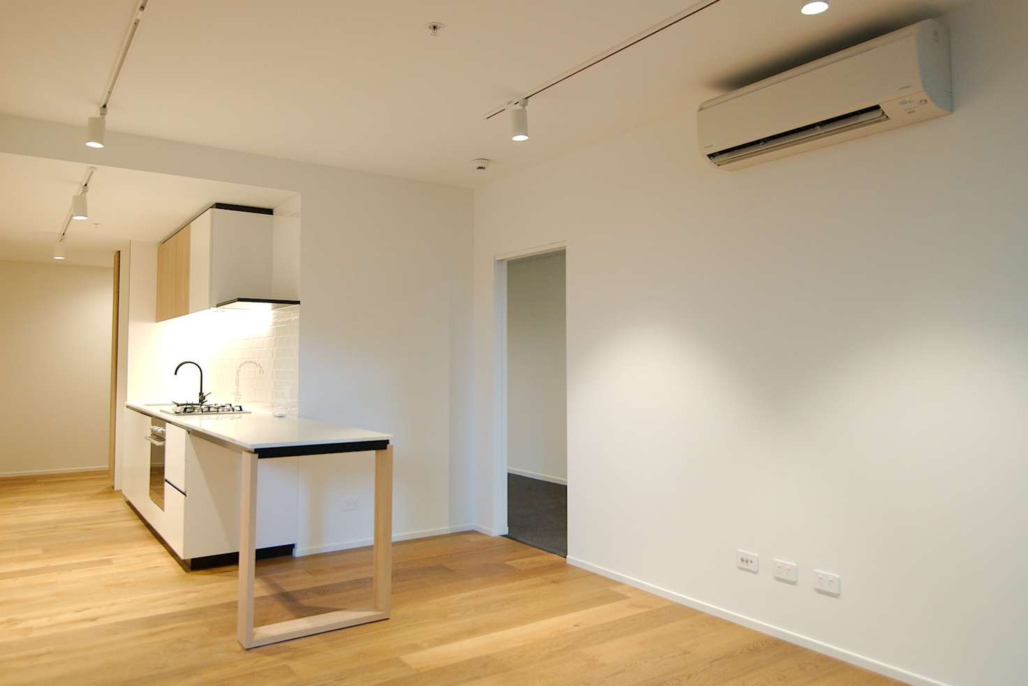 Main view of Homely apartment listing, 10/121 Rosslyn Street, West Melbourne VIC 3003