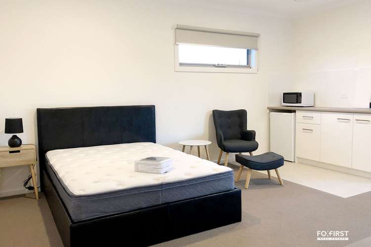 Room 5/1434 Centre Road, Clayton South VIC 3169