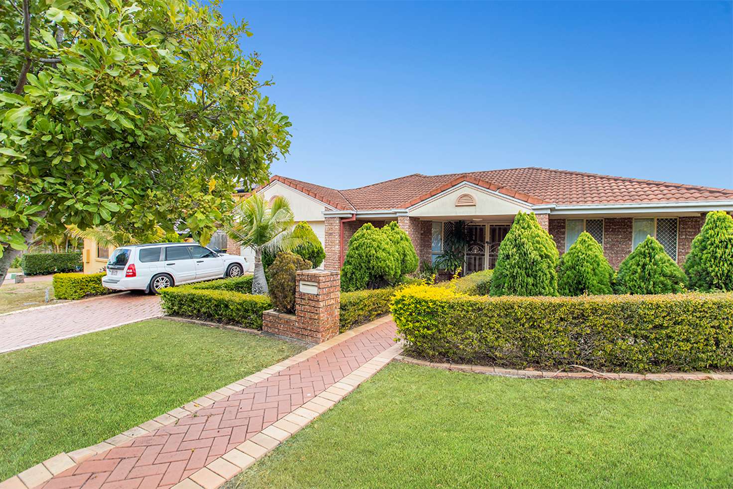 Main view of Homely house listing, 1 Alpena Close, Carindale QLD 4152