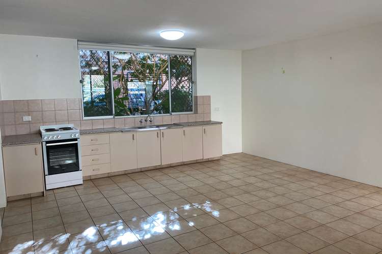 Fifth view of Homely unit listing, 2/8 Kalyan Street, Chevron Island QLD 4217