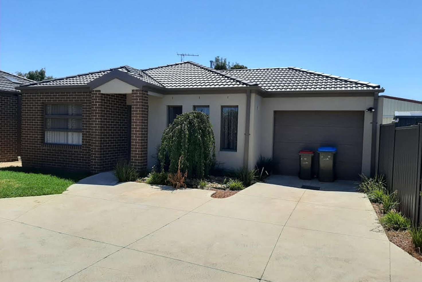 Main view of Homely townhouse listing, 2/10 Bird Court, Hoppers Crossing VIC 3029