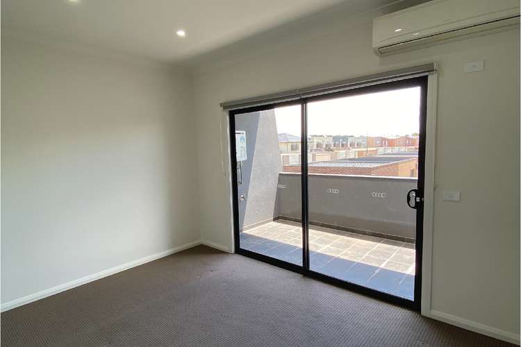 Second view of Homely house listing, 17/1-27 Punt Street, Craigieburn VIC 3064