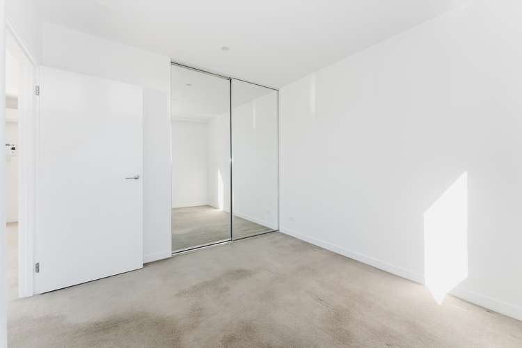 Third view of Homely apartment listing, 1701/250 City Road, Southbank VIC 3006