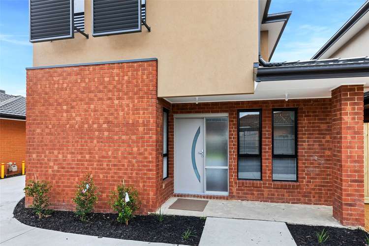 Main view of Homely townhouse listing, 2/27 Wordsworth Avenue, Clayton South VIC 3169