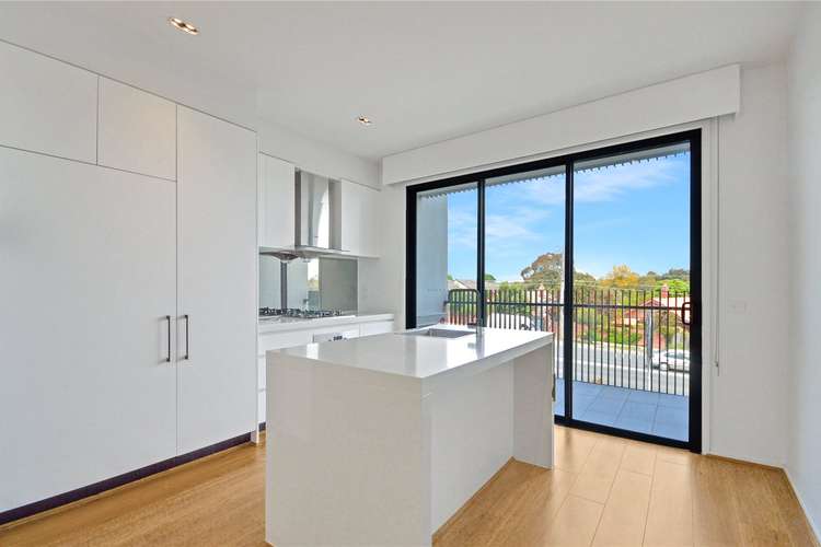 Main view of Homely townhouse listing, 555 Heidelberg Road, Alphington VIC 3078