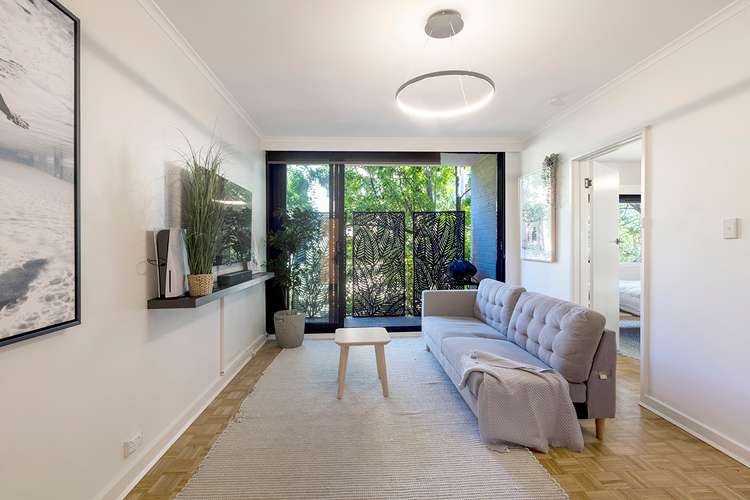 Main view of Homely apartment listing, 13/18 Selwyn Avenue, Elwood VIC 3184