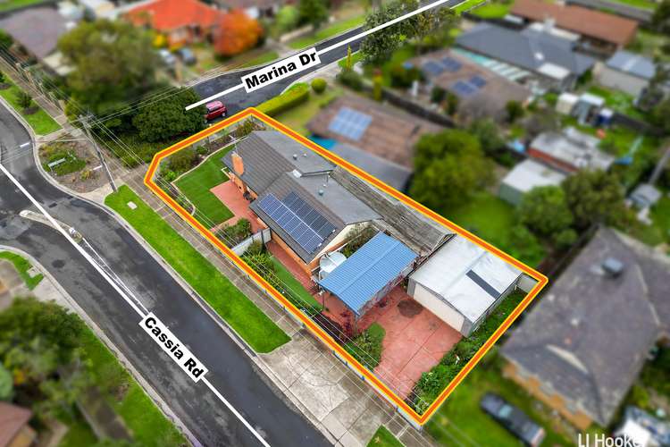 21 Marina Drive, Melton VIC 3337