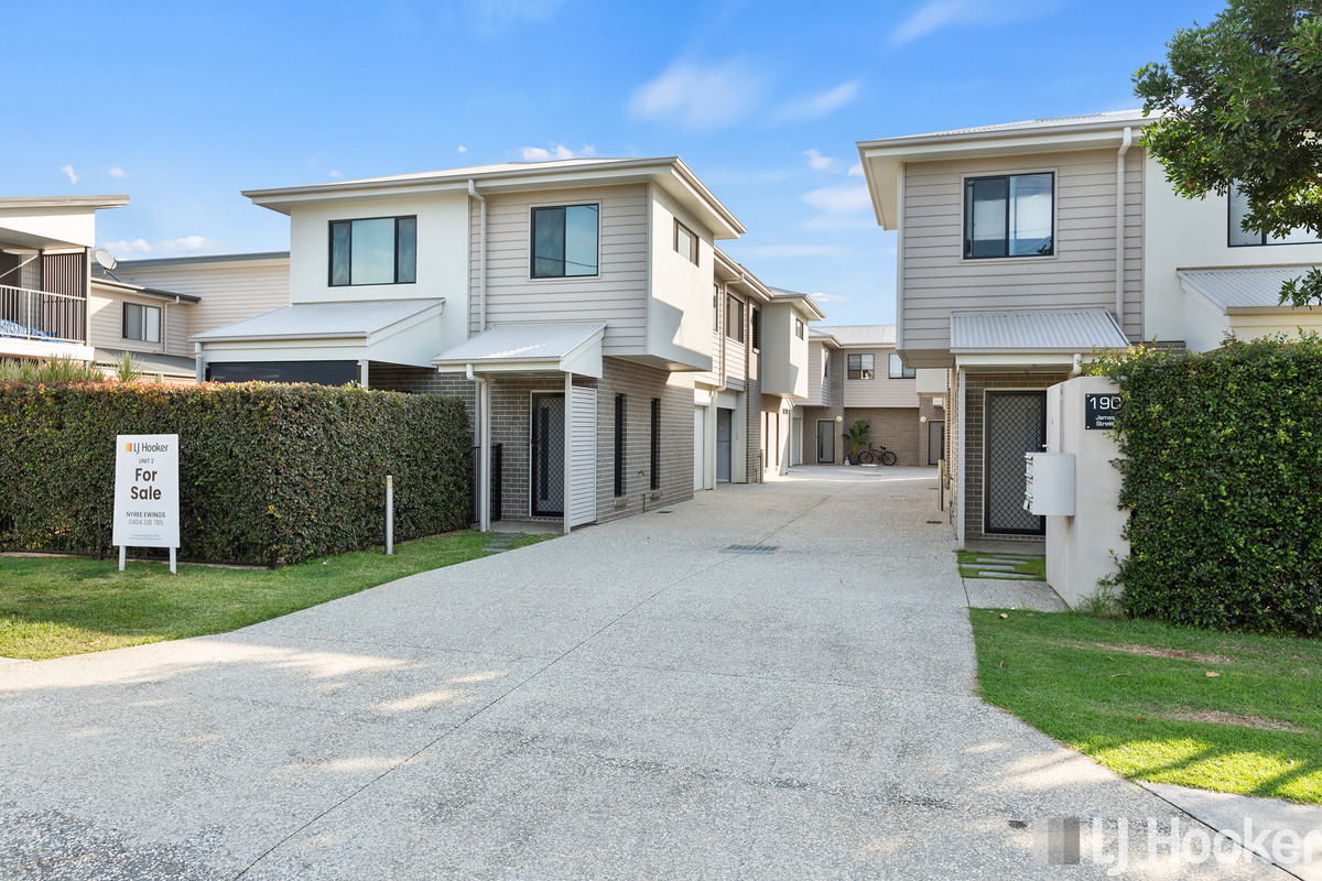 Main view of Homely townhouse listing, 2/190 James Street, Redland Bay QLD 4165