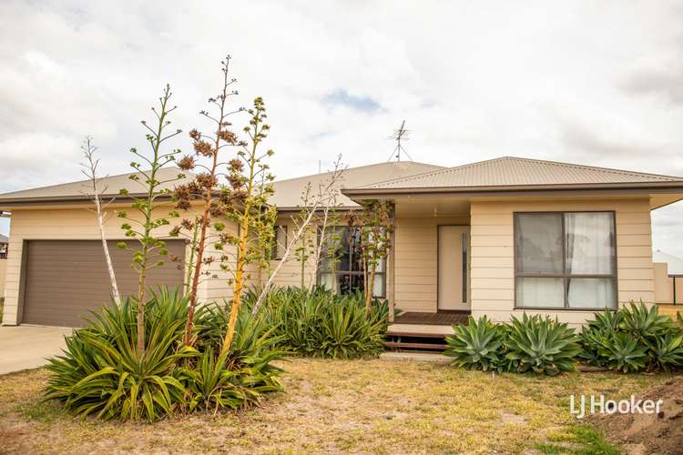 15 Lockyer Crescent, Roma QLD 4455