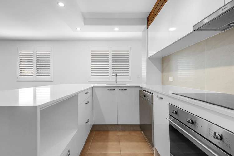 Fifth view of Homely unit listing, 2/13 Britannia Avenue, Broadbeach QLD 4218