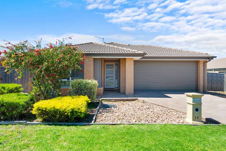 Main view of Homely house listing, 19 Eastcoast Court, Bairnsdale VIC 3875