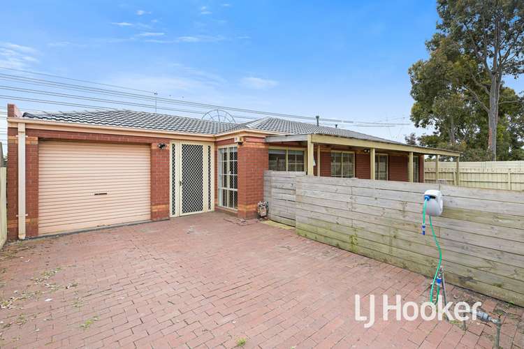 6 Kent Mews, Cranbourne North VIC 3977